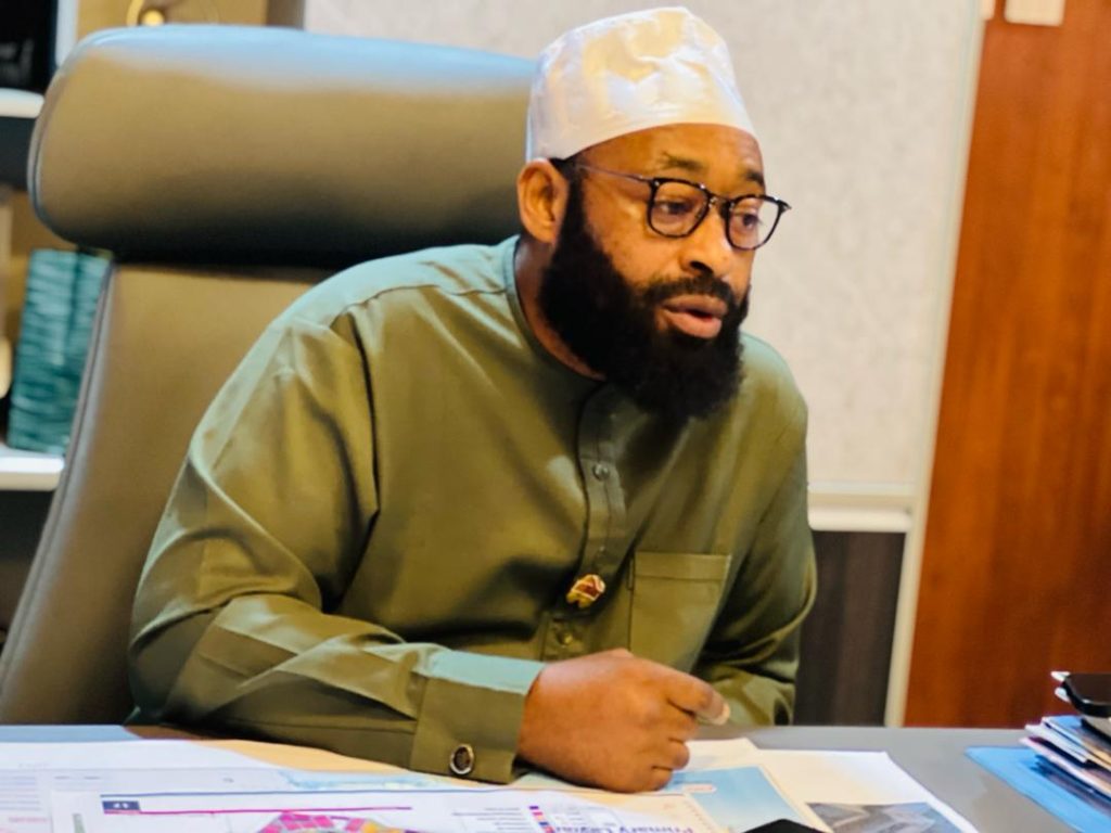 Angry youths attack Gov Bago’s convoy in Bida over alleged failed cash distribution