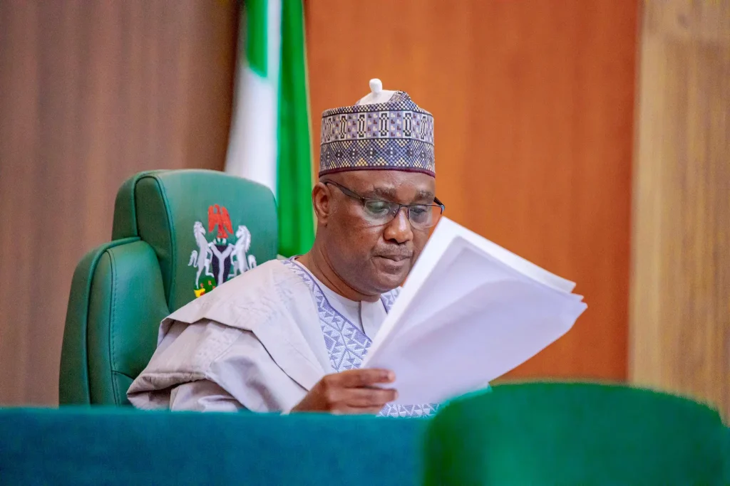 Constitution review: Reps adopt electronic voting