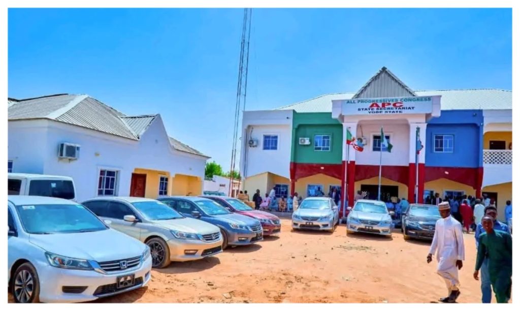 Yobe governor gifts cars to 17 APC local government chairmen