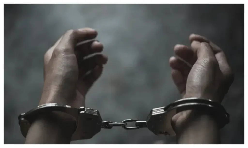 Security operatives arrest three suspected kidnappers identified by victims in Edo market