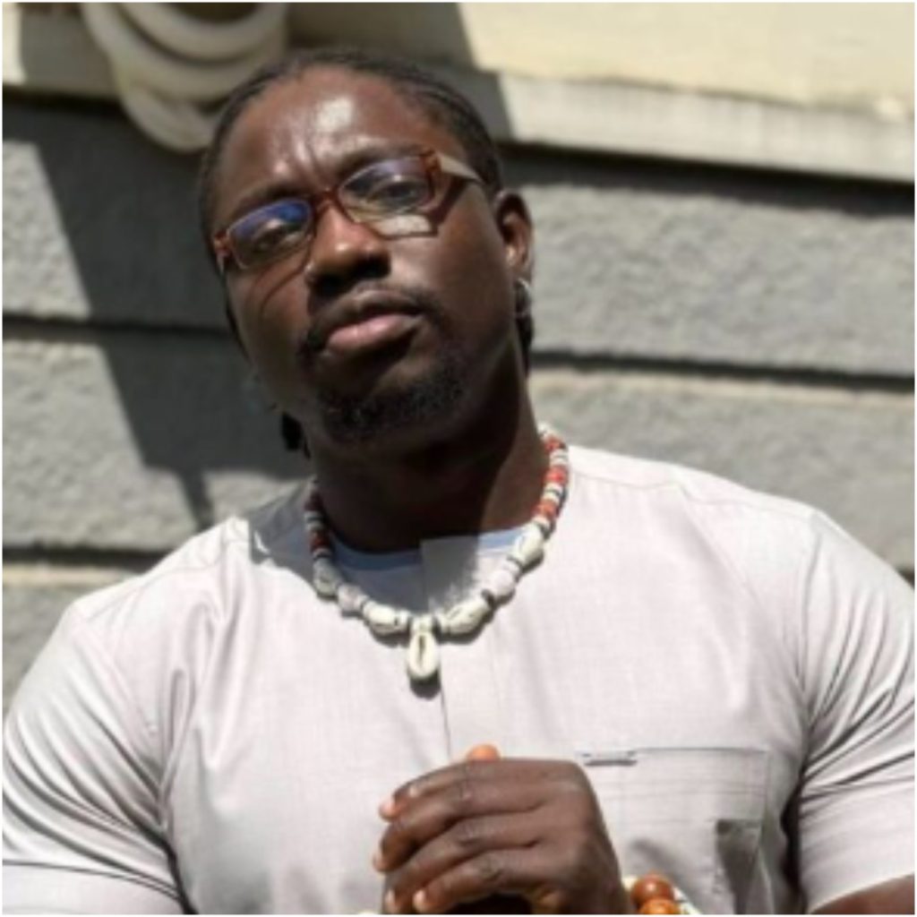 “Forget driver’s licence, just offer N200 at checkpoints” — VDM blasts police