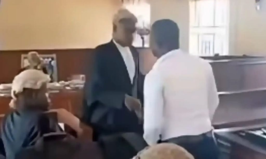 ‘Remove your wig and gown’ – Judge orders arrest of alleged fake lawyer in Lagos court (VIDEO)